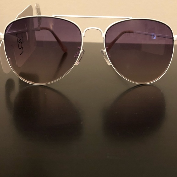 LOFT Accessories - 🆕 Loft White Mirrored Aviator Sunglasses